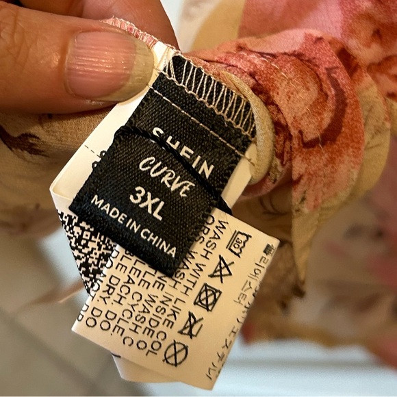 SHEIN Curve 3X Sheer Pink and Cream Floral Blouse 2/Butterfly Sleeves NWOT - Picture 4 of 6